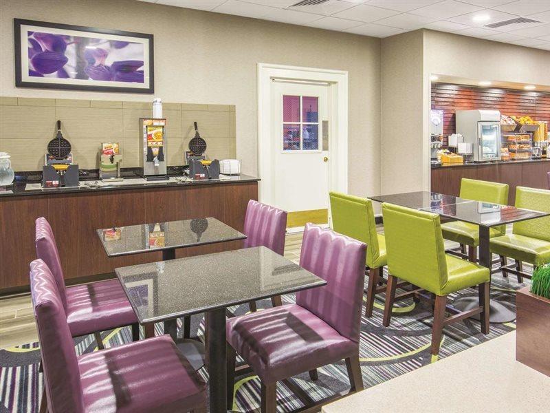 Howard Johnson By Wyndham Downtown Sacramento