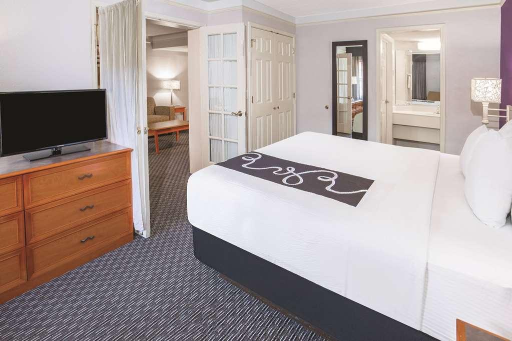Howard Johnson By Wyndham Downtown Sacramento