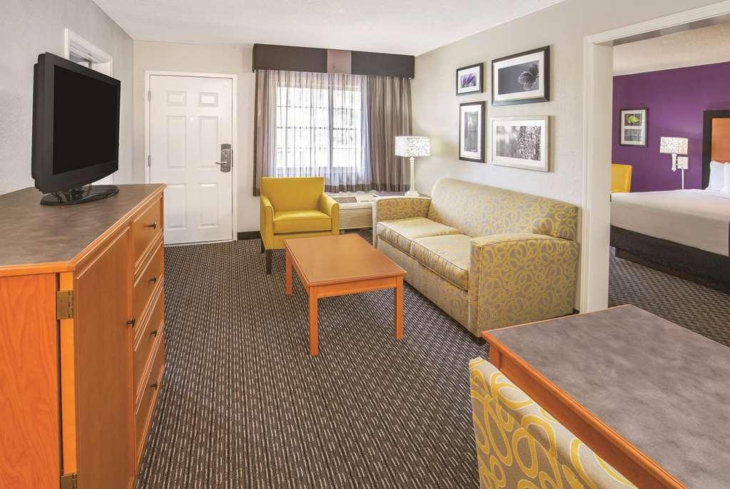 Howard Johnson By Wyndham Downtown Hotel 3*