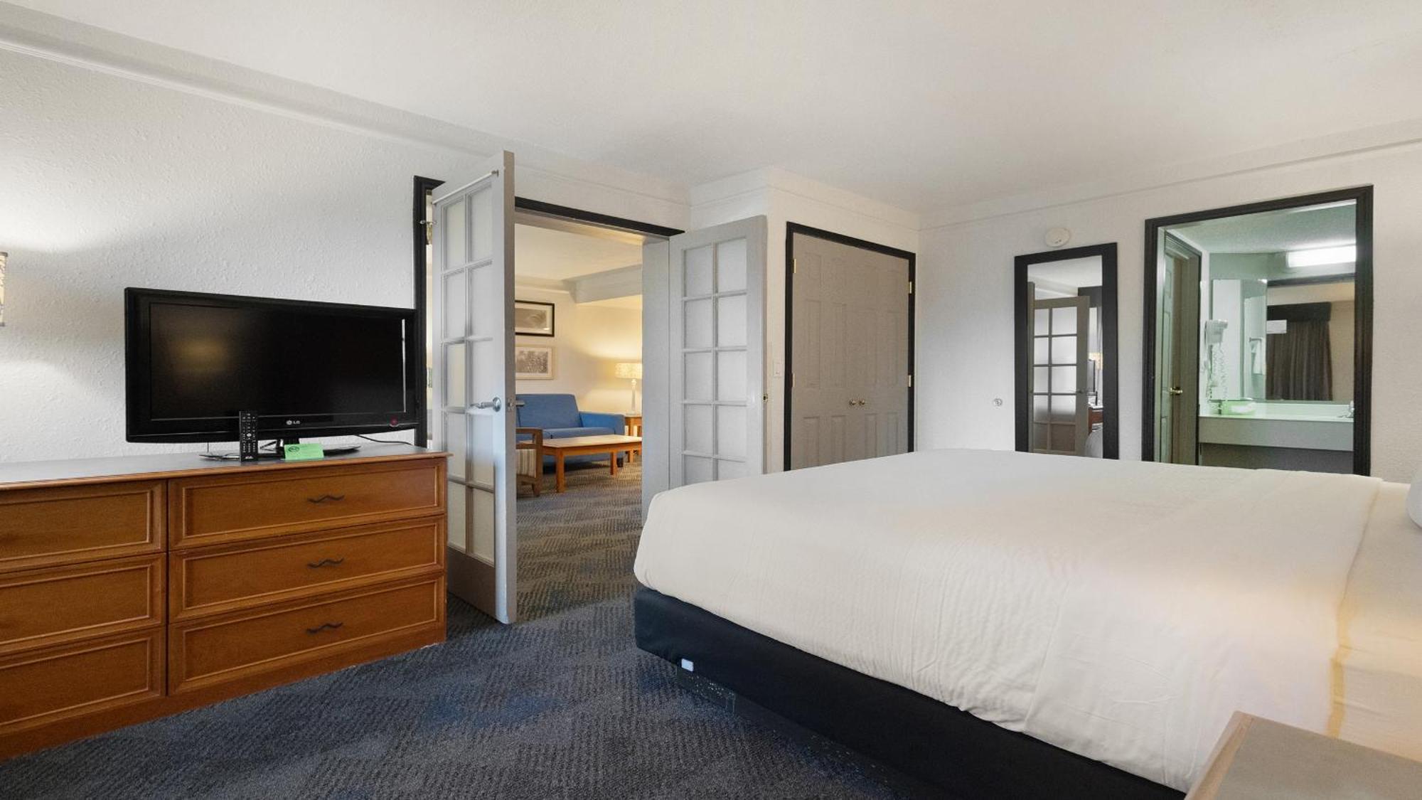 Howard Johnson By Wyndham Downtown Sacramento