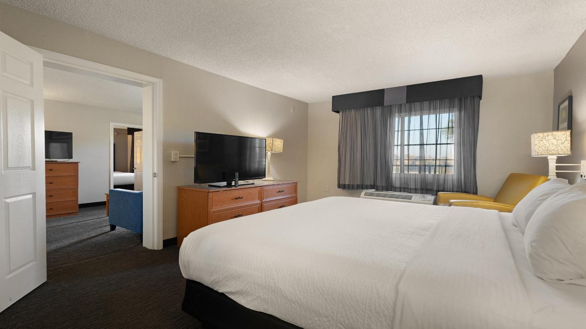 Howard Johnson By Wyndham Downtown Sacramento