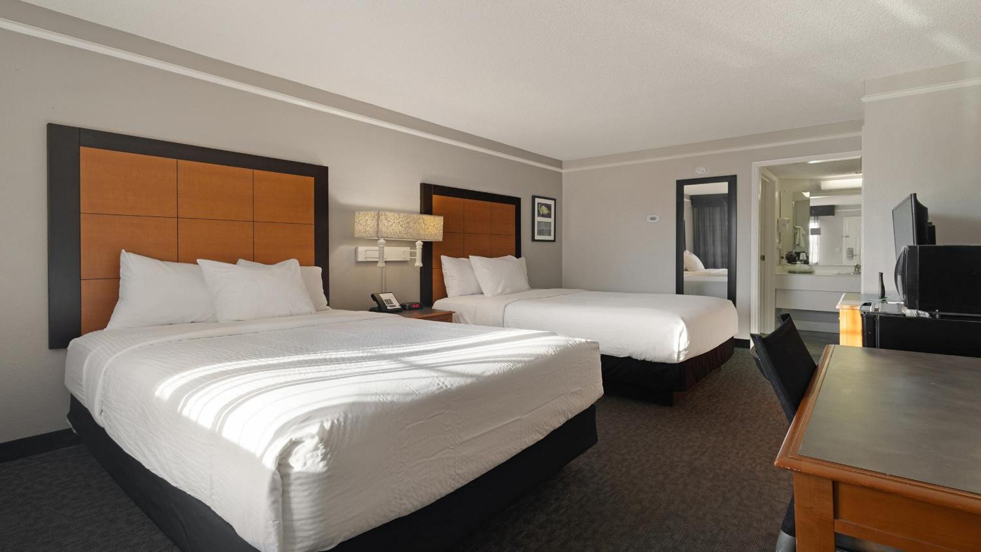 Howard Johnson By Wyndham Downtown Sacramento