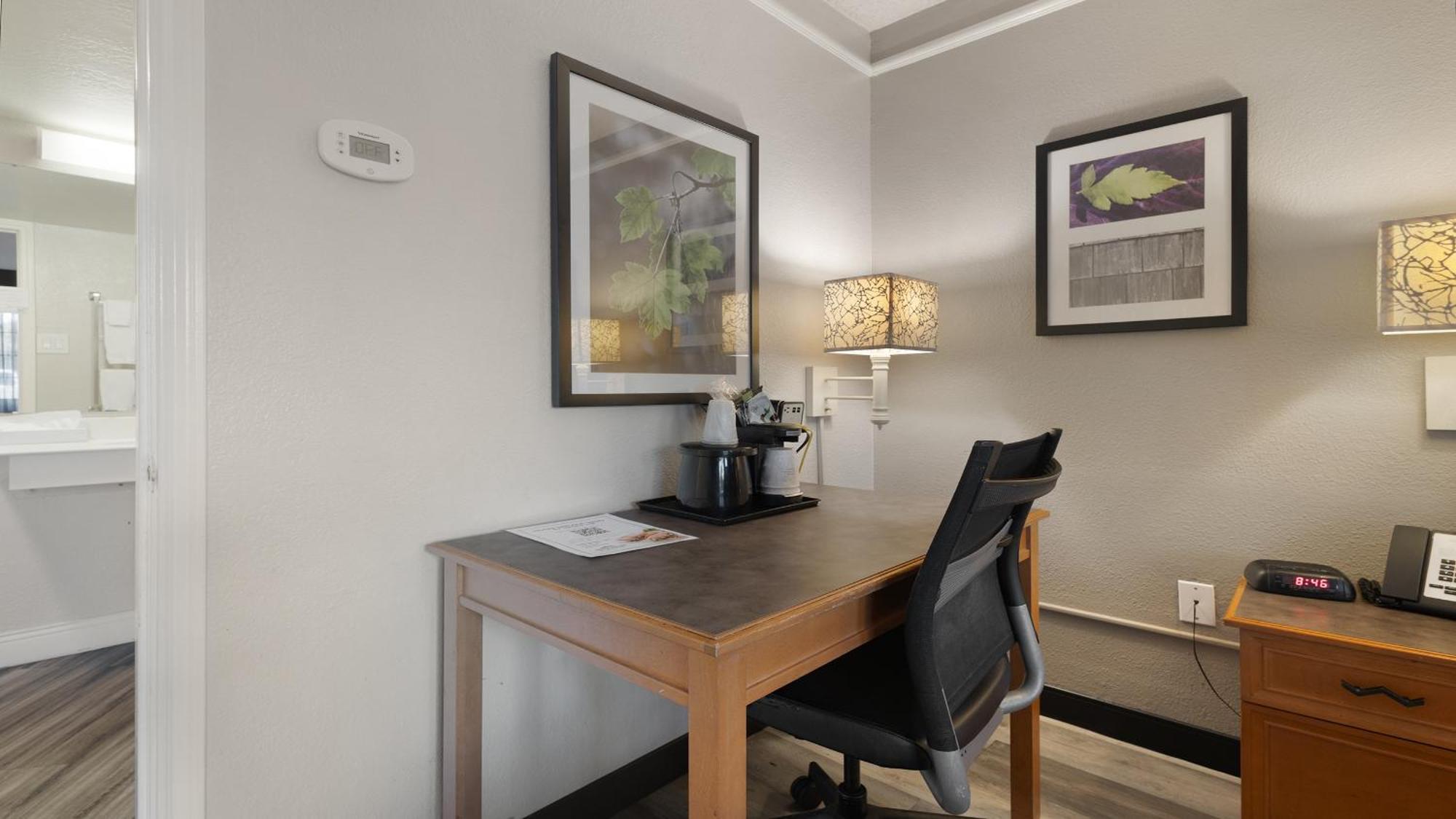 Hotel Howard Johnson By Wyndham Downtown Sacramento