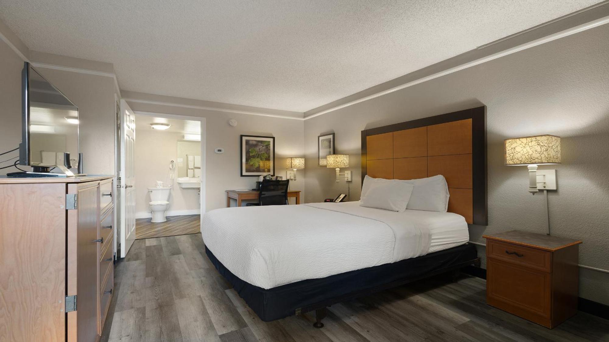 Howard Johnson By Wyndham Downtown 3* Sacramento