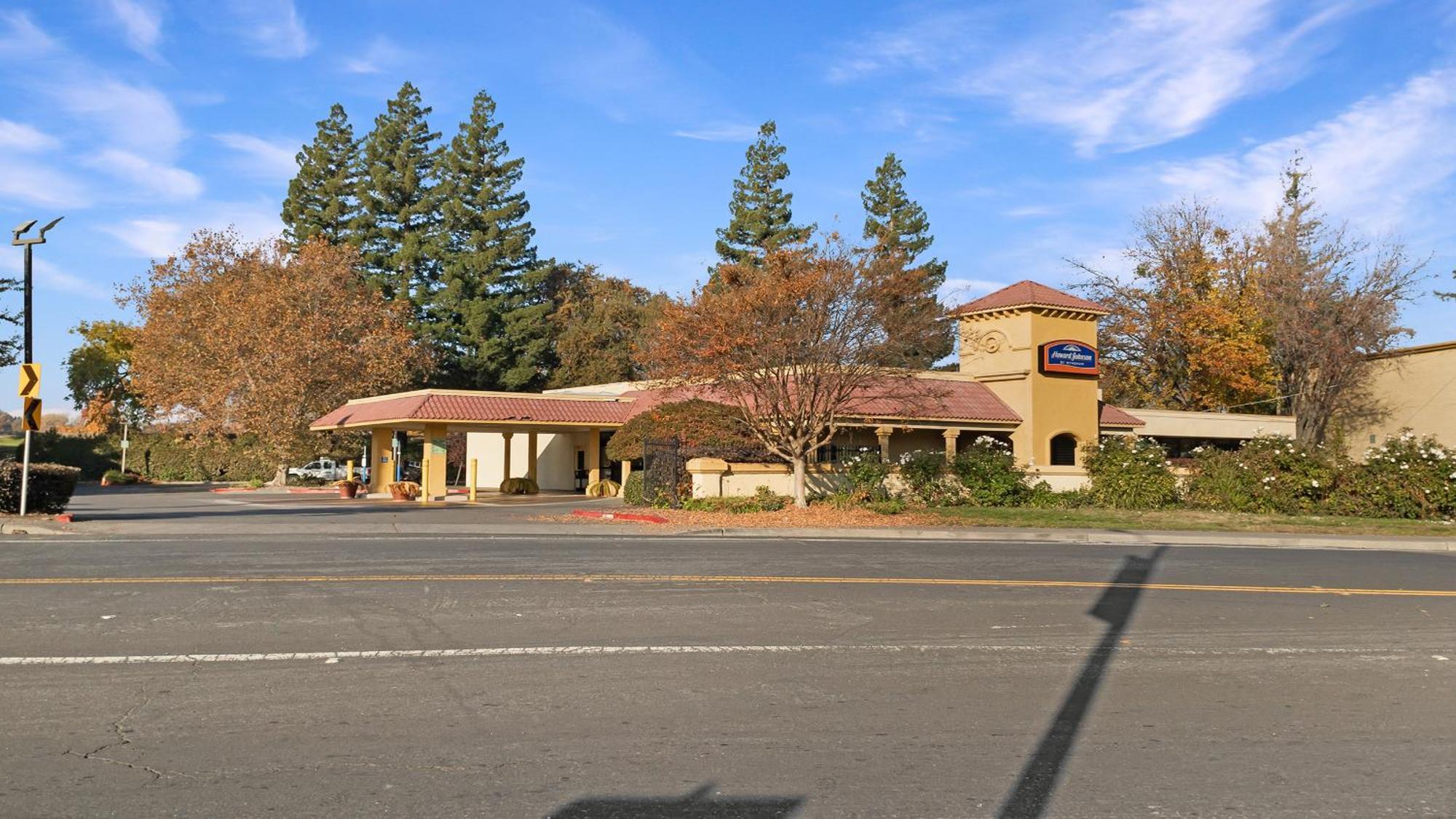 Howard Johnson By Wyndham Downtown Hotel 3*