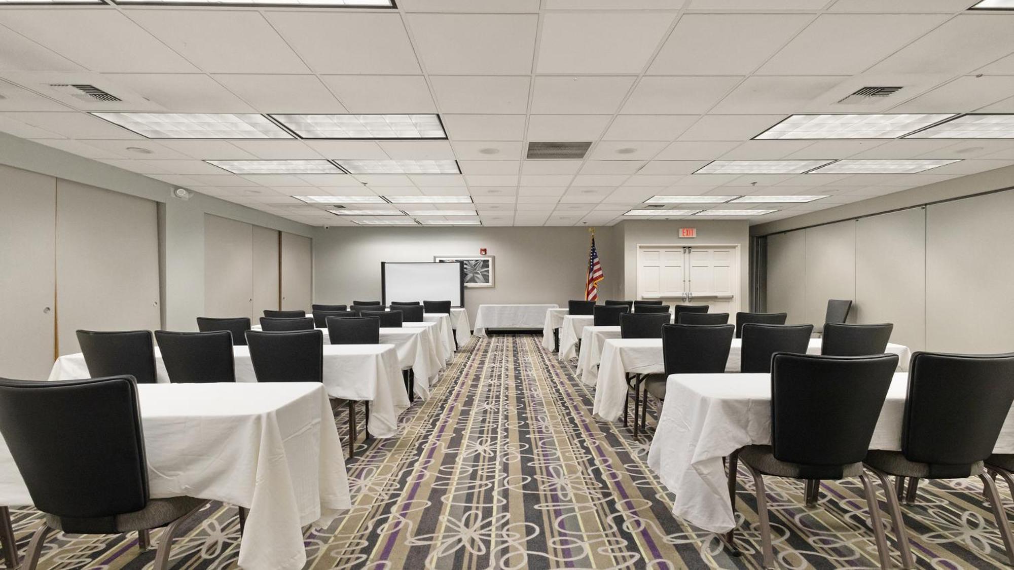 Howard Johnson By Wyndham Downtown Sacramento