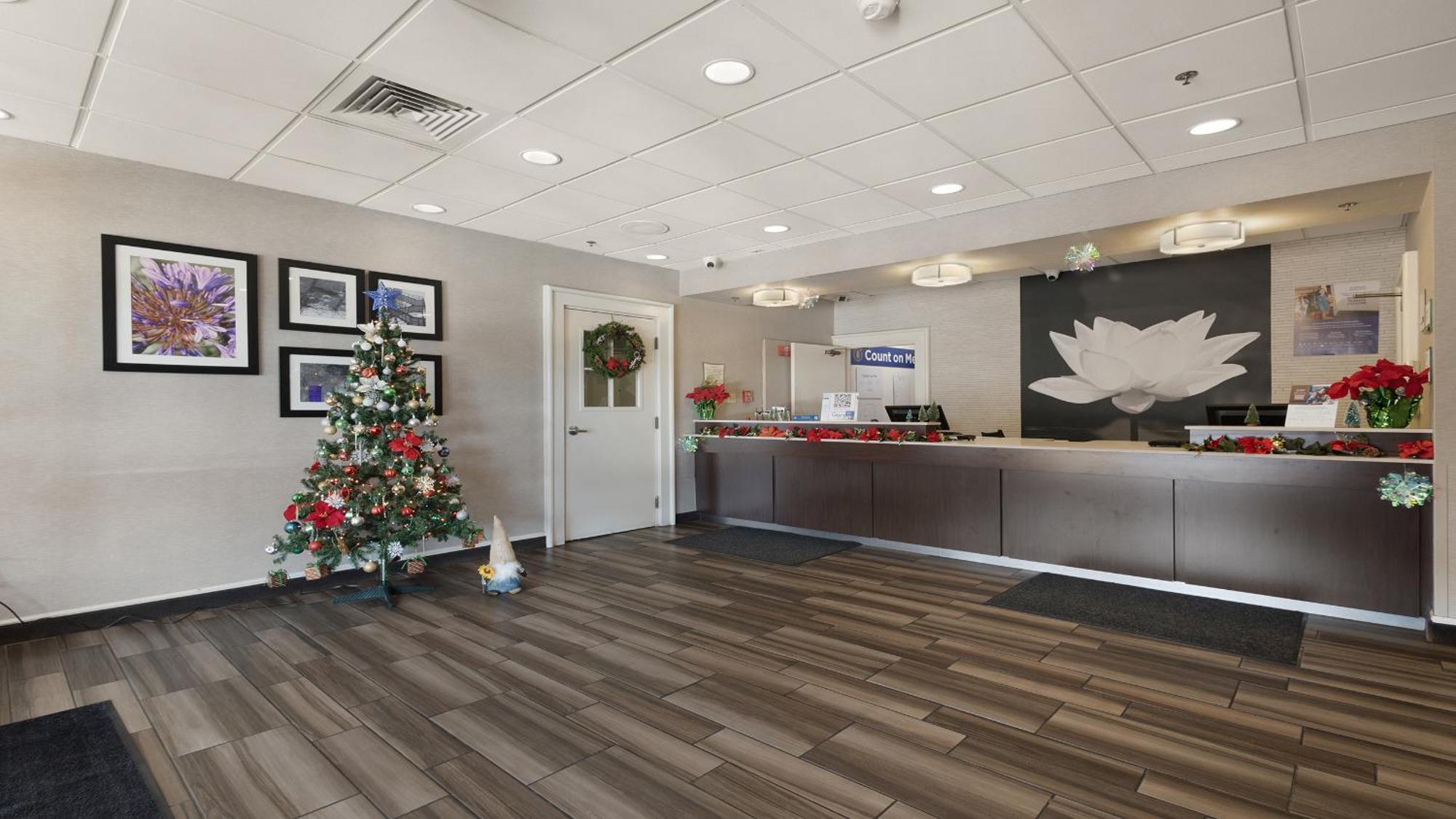 Howard Johnson By Wyndham Downtown Sacramento