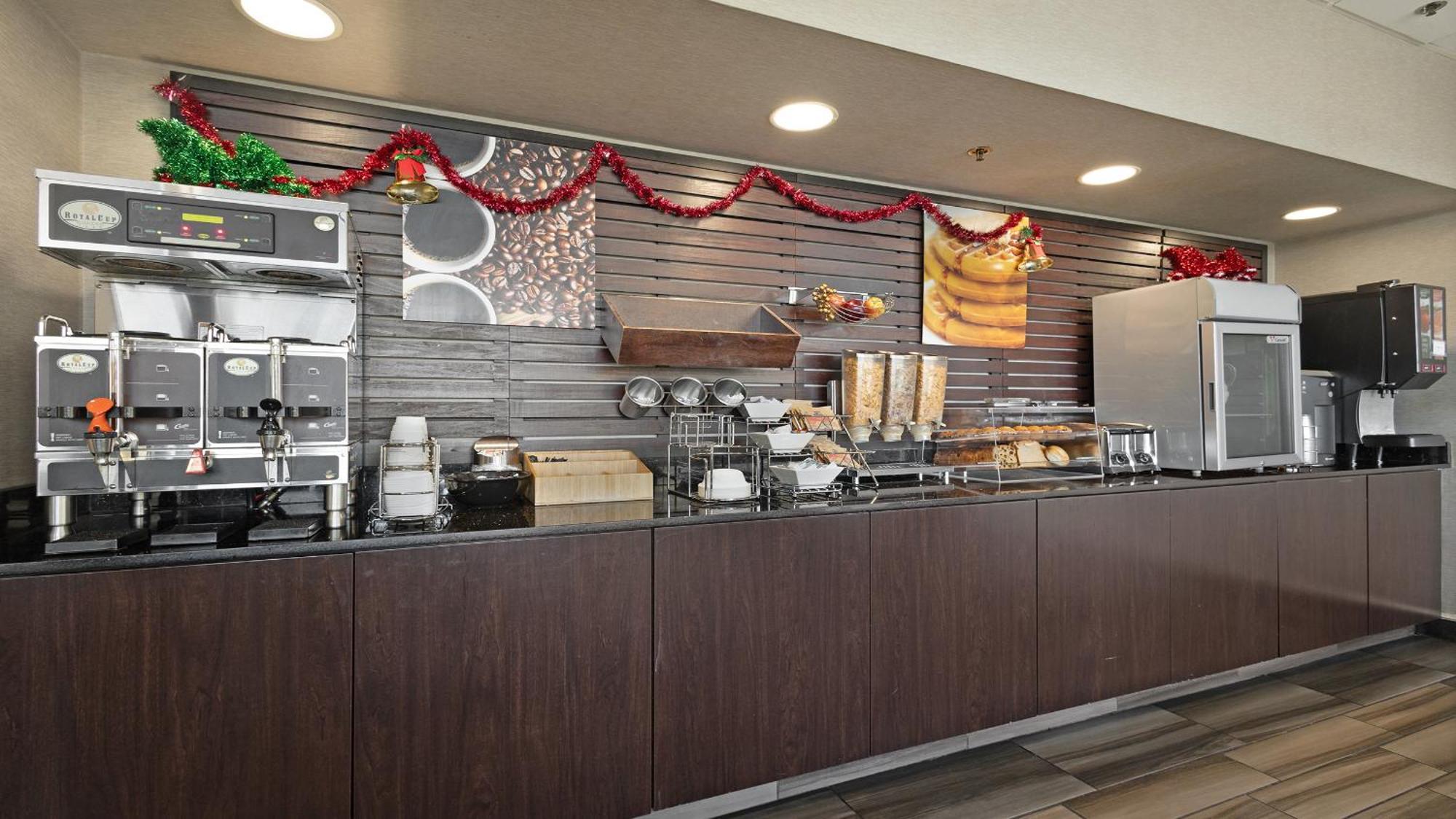 Howard Johnson By Wyndham Downtown