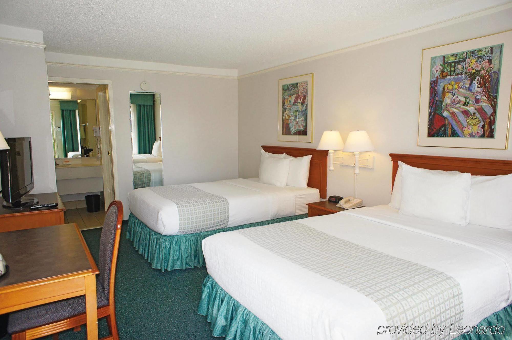 Howard Johnson By Wyndham Downtown Hotel