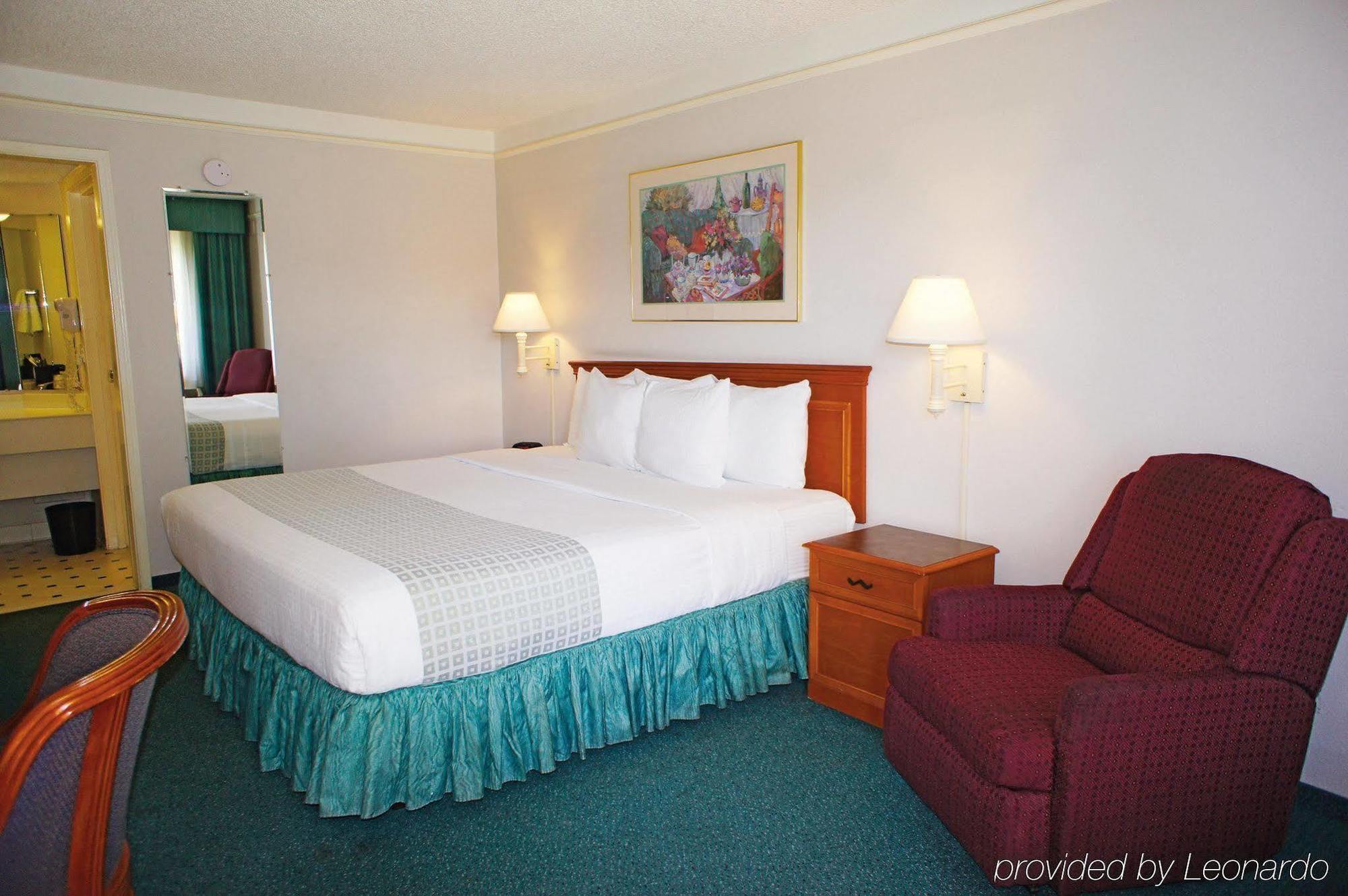 Hotel Howard Johnson By Wyndham Downtown Sacramento