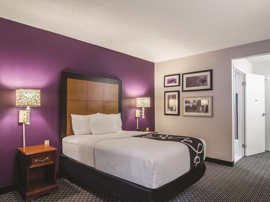Howard Johnson By Wyndham Downtown Sacramento