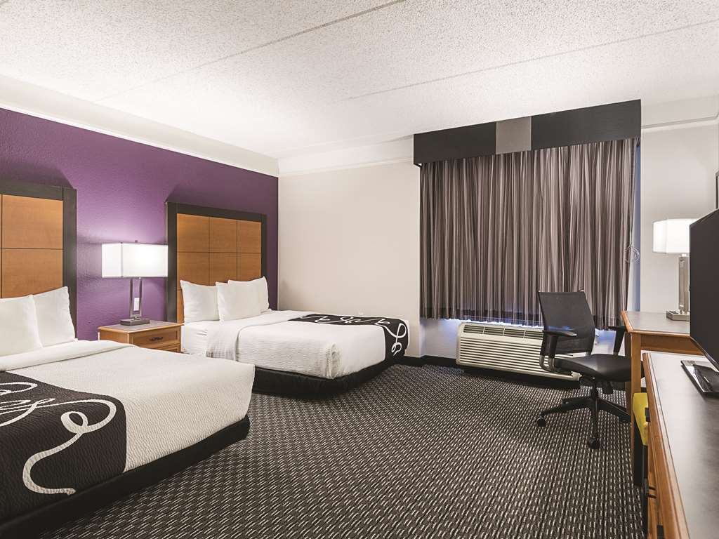 Hotel Howard Johnson By Wyndham Downtown